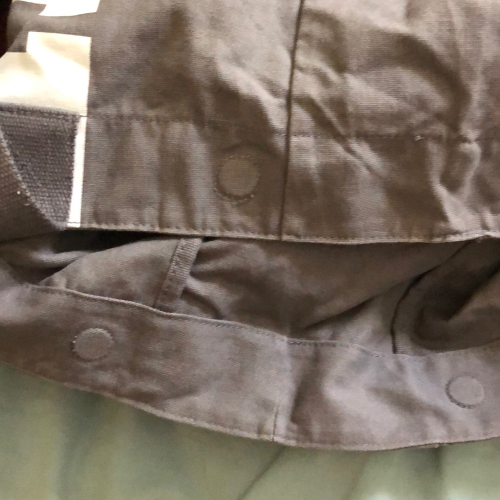 A gray bag from pink - Picture 4 of 4